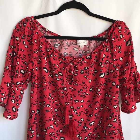 Bailey & Chloe red leopard print rayon Boho top, M - Picture 3 of 6